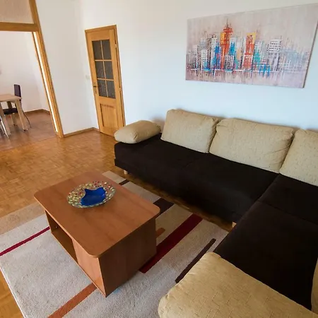 Apartment Big House For 8 *