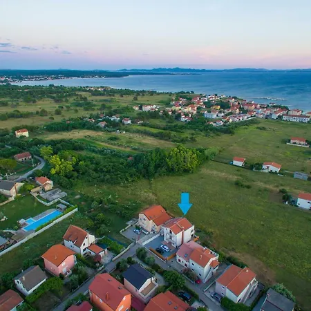 Apartment Big House For 8 *