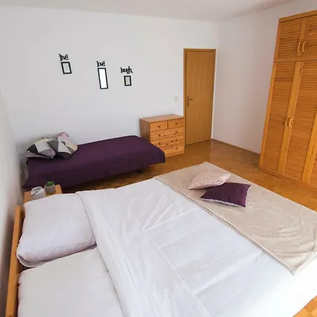 Apartment Big House For 8 *