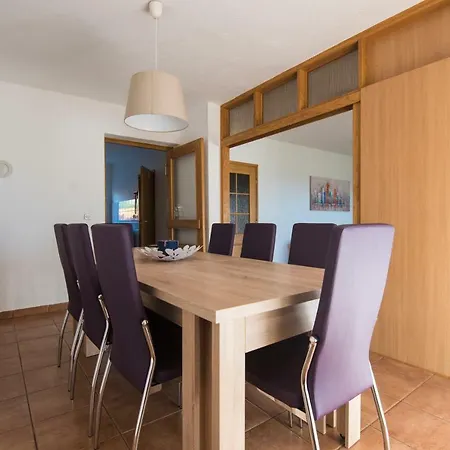 Apartment Big House For 8 *