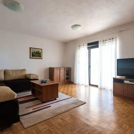 Big House For 8 * Privlaka (Zadar)