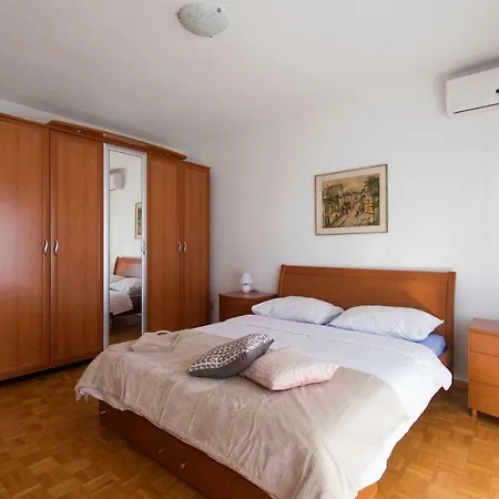 Apartment Big House For 8 Privlaka (Zadar)