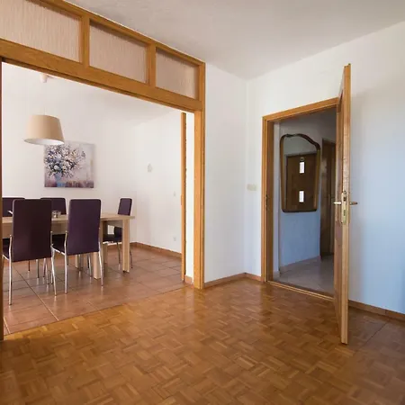 Apartment Big House For 8 Privlaka (Zadar)