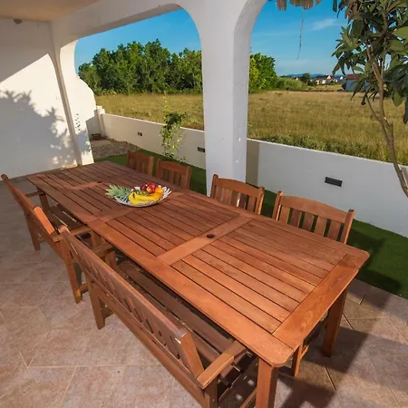 Big House For 8 * Privlaka (Zadar)