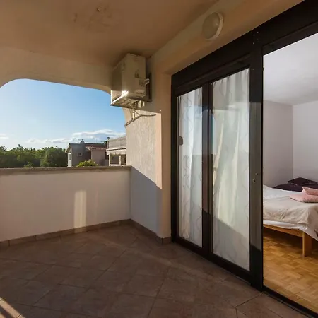Big House For 8 Apartment Privlaka (Zadar)